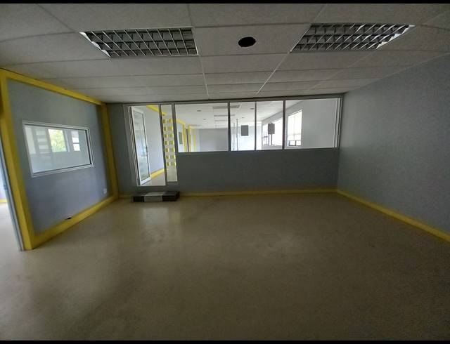 1,428M² OFFICE TO LET IN BRYANSTON